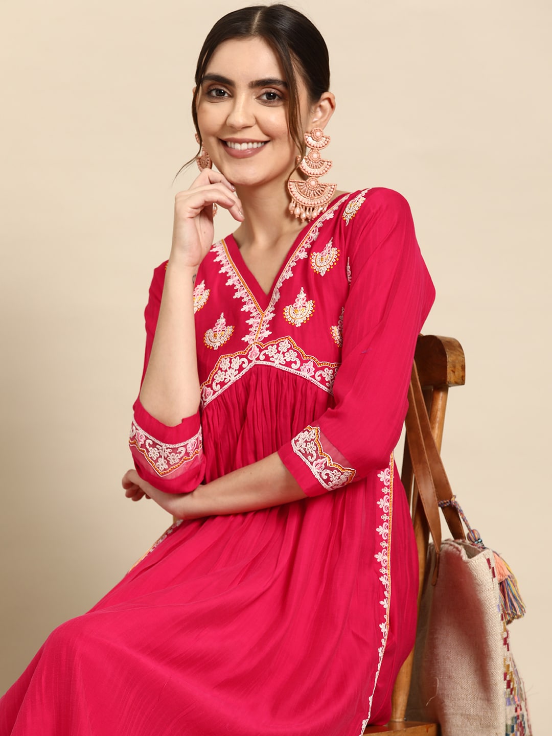 Sangria Ethnic Motifs Embroidered High Slit Thread Work Kurta With Trousers - Distacart
