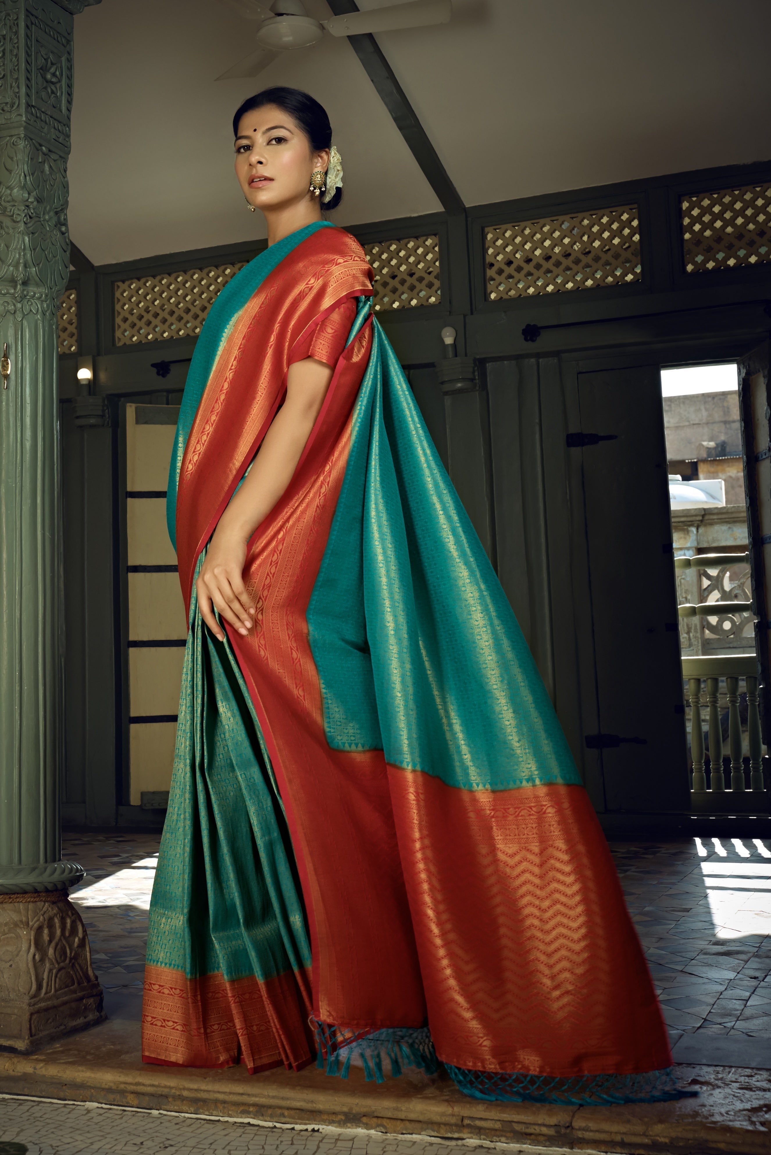 Vardha Beautiful Turquoise Blue Golden Zari Kanjeevaram Silk Saree