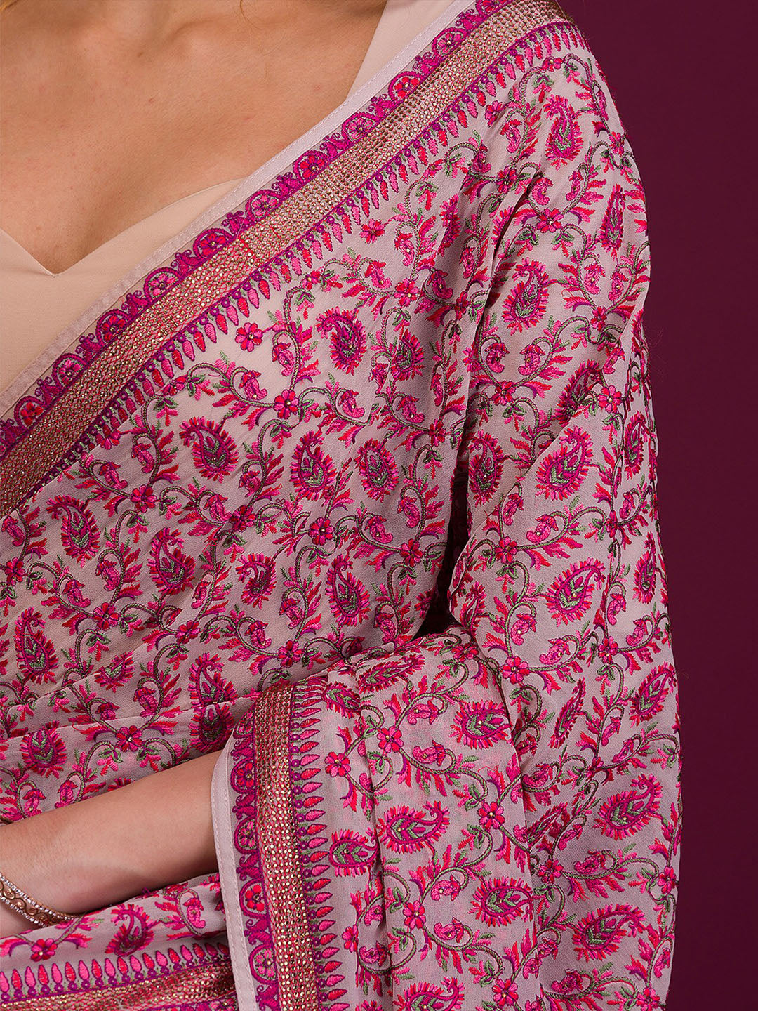 Koskii Paisley Embroidered Saree - Distacart