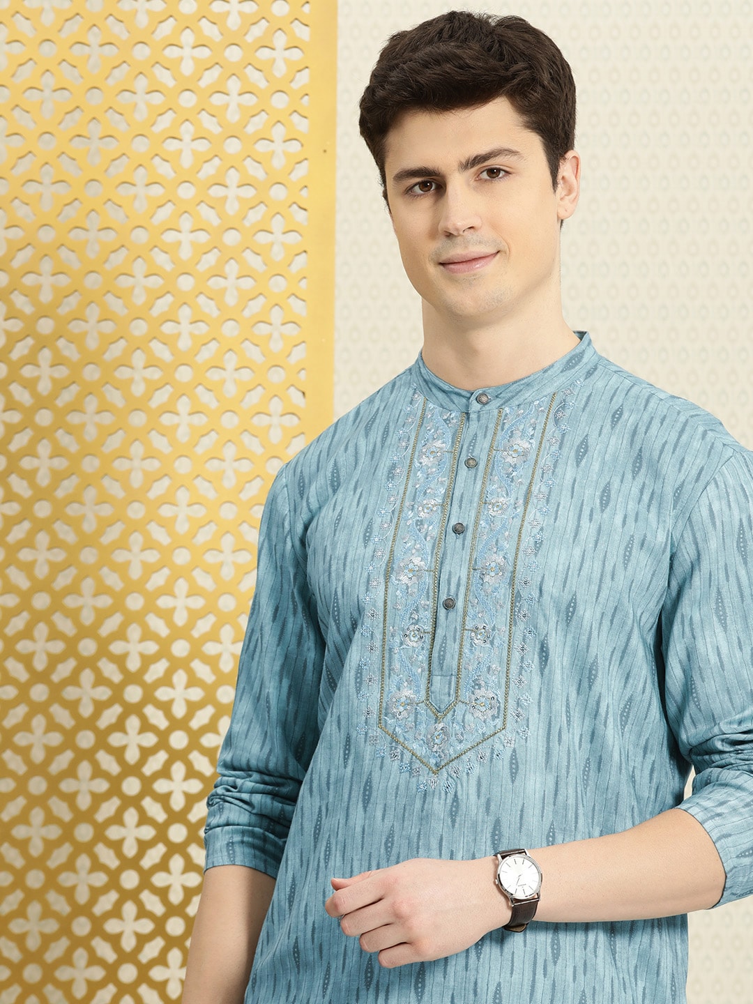 House of Pataudi Jashn Zari Work Sequined Detail Floral Embroidered Kurta - Distacart