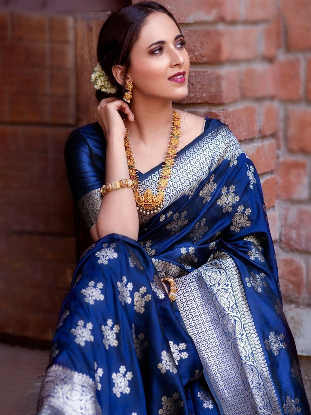 Kalini Floral Woven Design Zari Banarasi Saree - Distacart