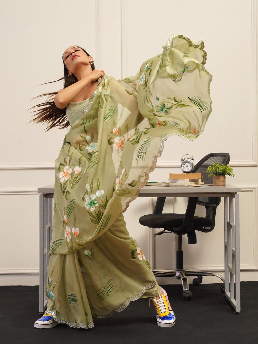 Tikhi Imli Floral Printed Organza Saree - Distacart