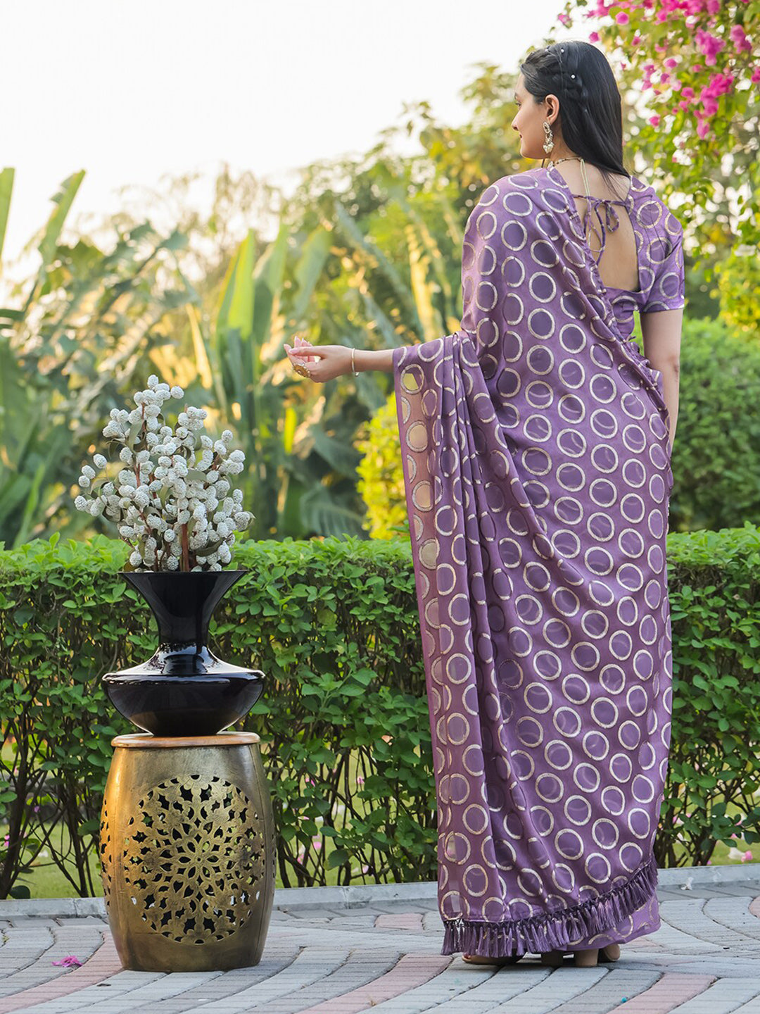 Tikhi Imli Geometric Woven Design Ready to Wear Saree - Distacart