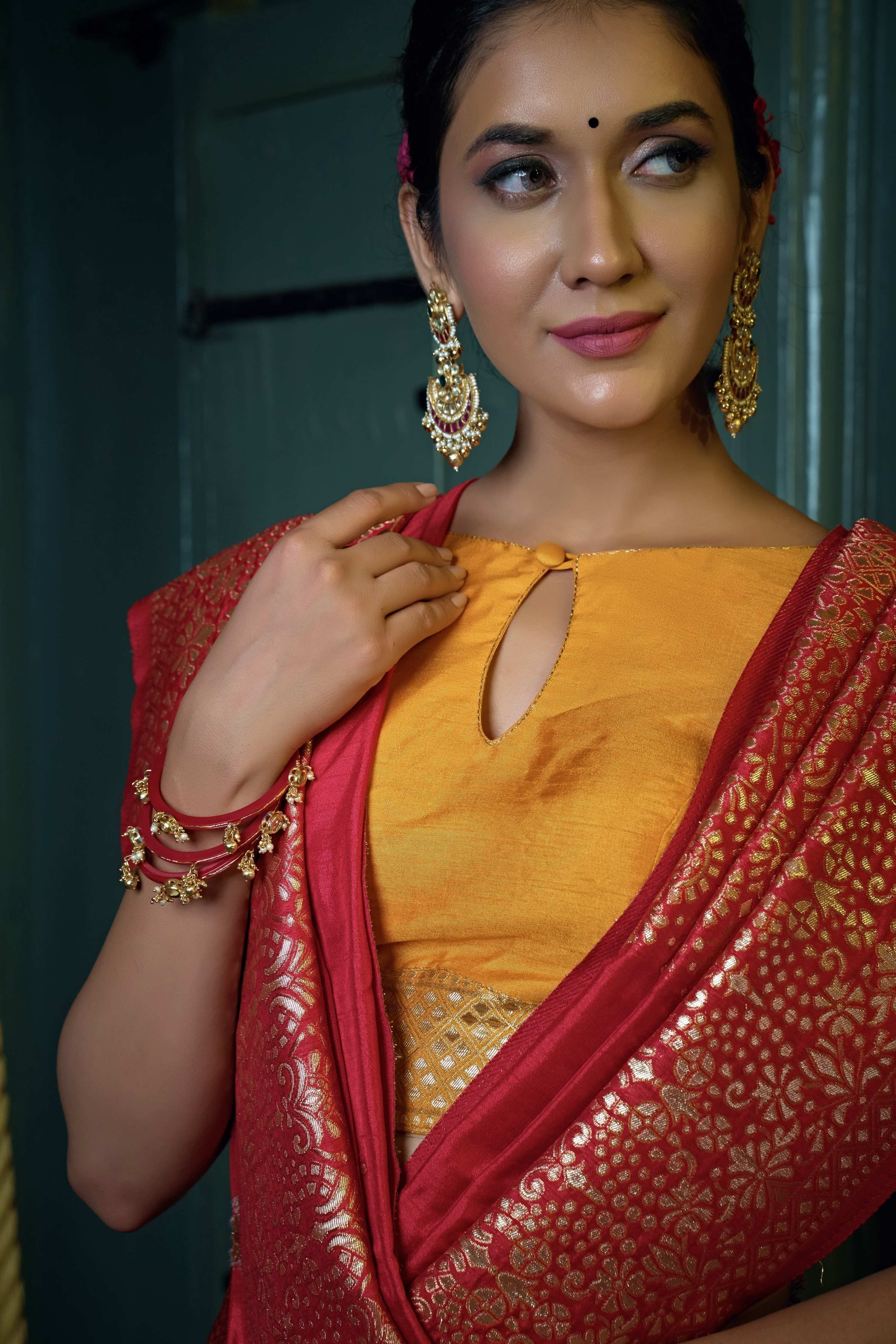 Vardha Crimson Red Golden Zari Banarasi Silk Saree