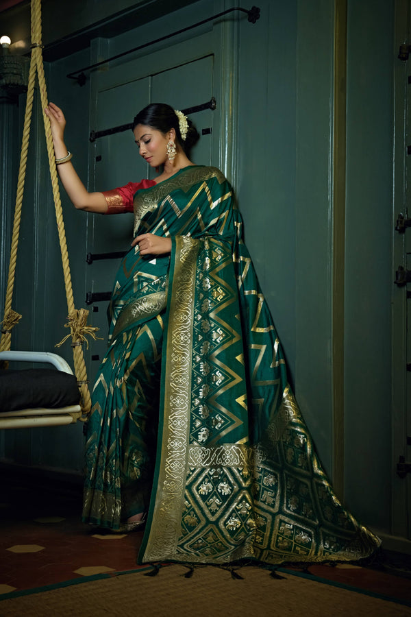 Vardha Phthalo Green Golden Zari Banarasi Silk Saree