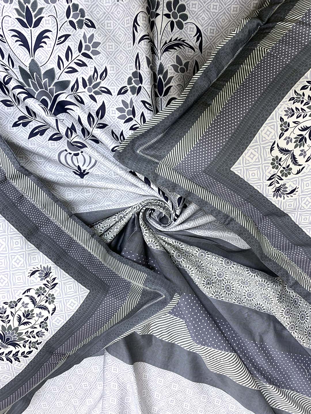 BELLA CASA Off White & Blue Ethnic Motifs 350 TC Cotton King Bedsheet with 2 Pillow Covers - Distacart