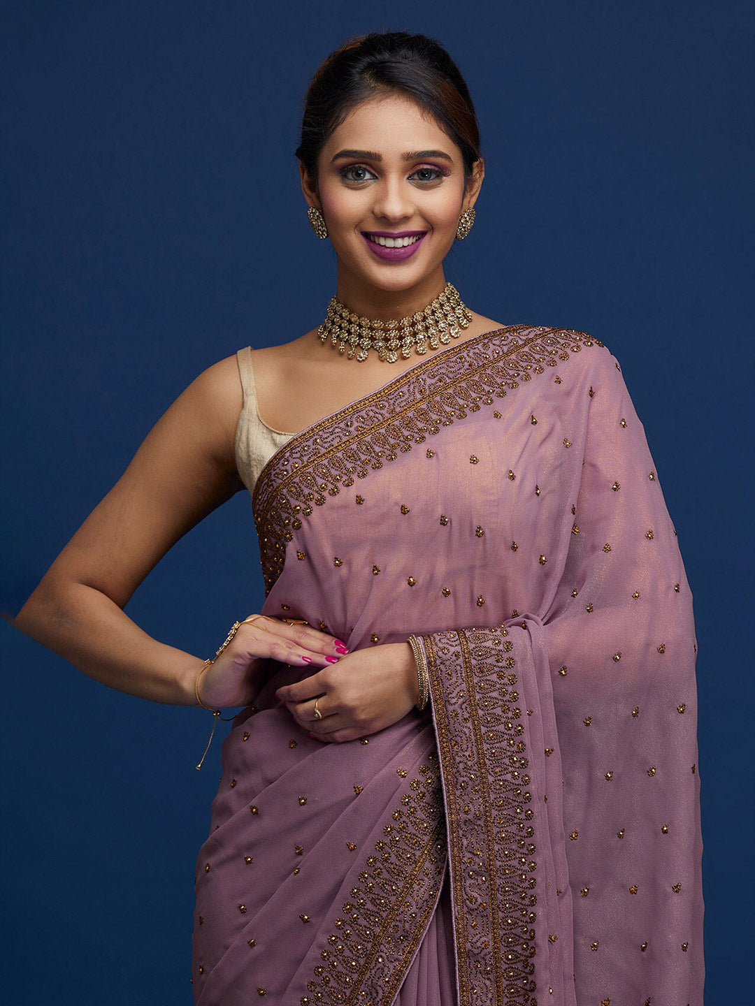 Koskii Lavender & Gold-Toned Floral Embroidered Saree - Distacart