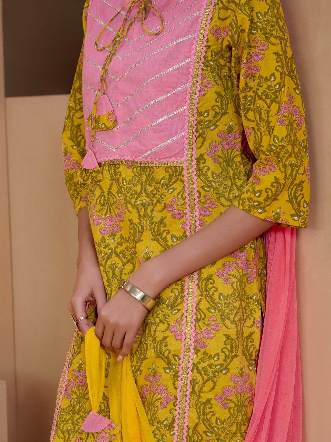 Sangria Yellow & Peach Floral Printed Pure Cotton Straight Kurta With Trousers & Dupatta - Distacart