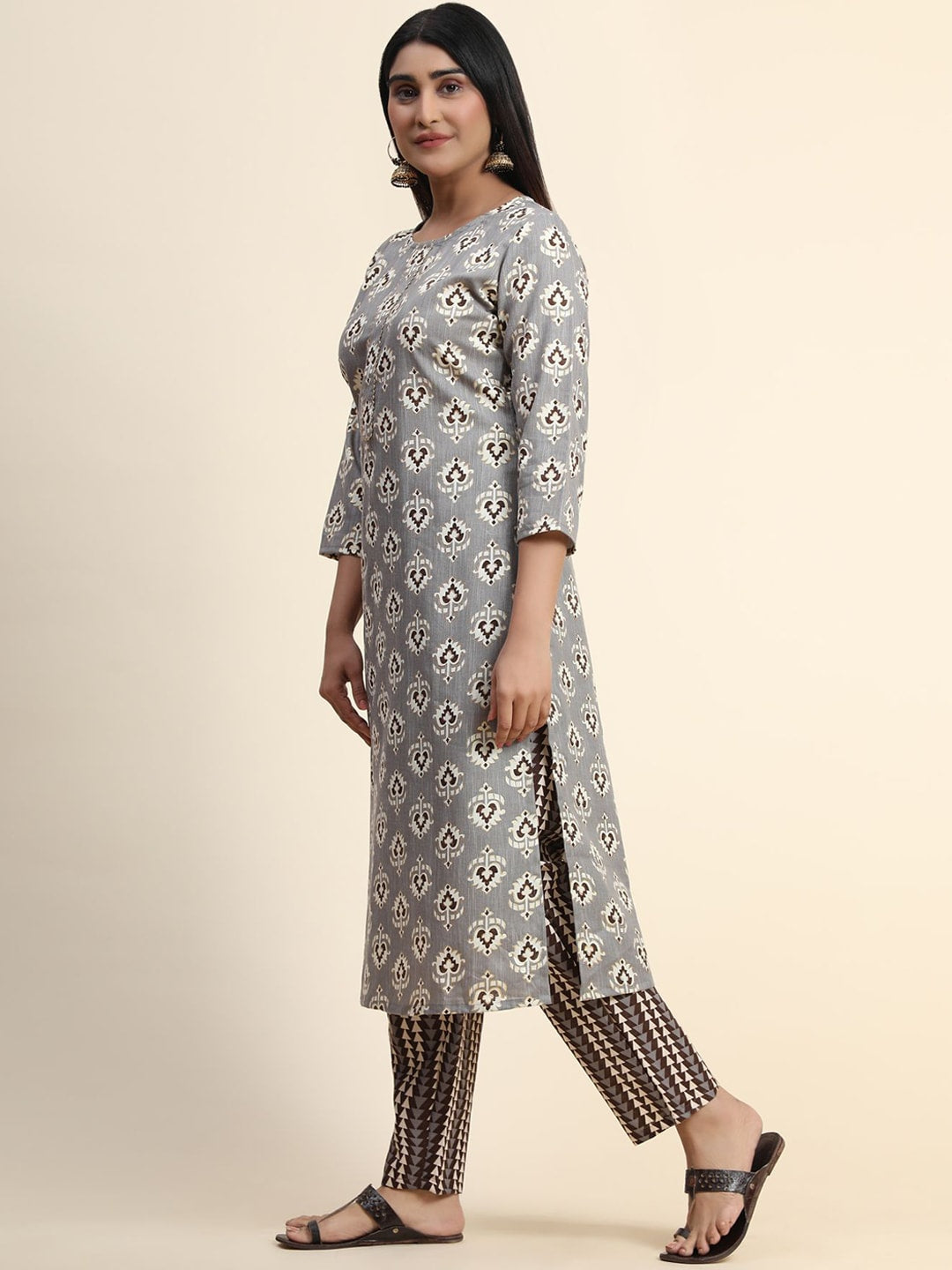 Kalini Floral Printed Round Neck Kurta with Trousers - Distacart