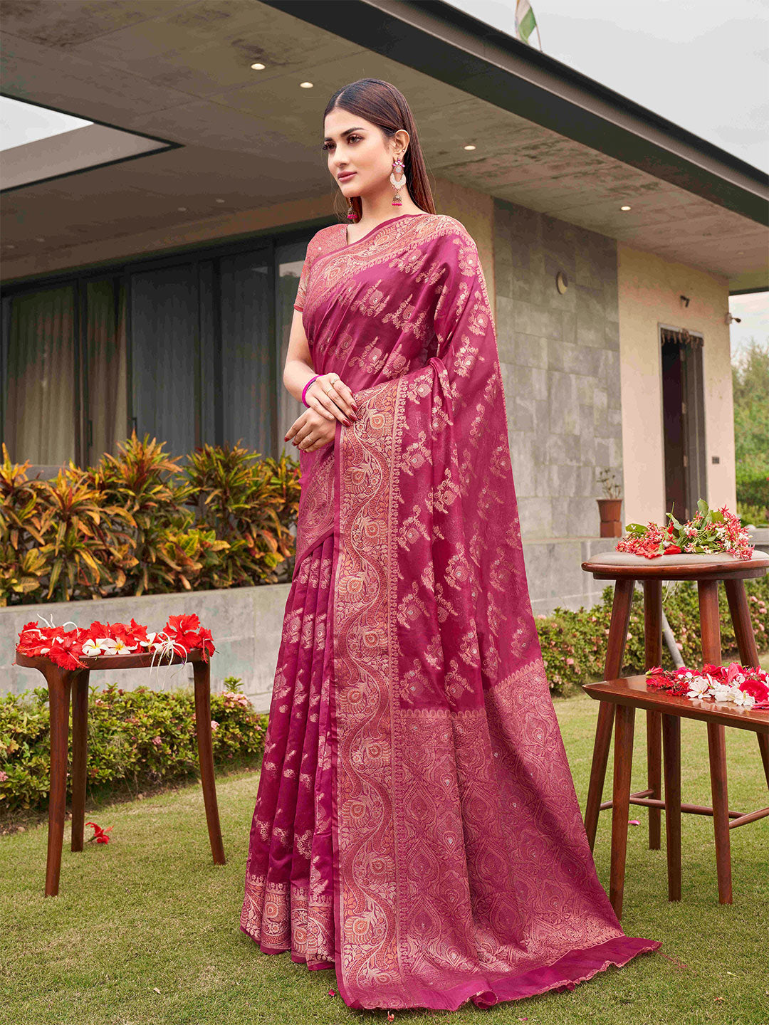 Tikhi Imli Pink Ethnic Motifs Woven Design Zari Saree - Distacart