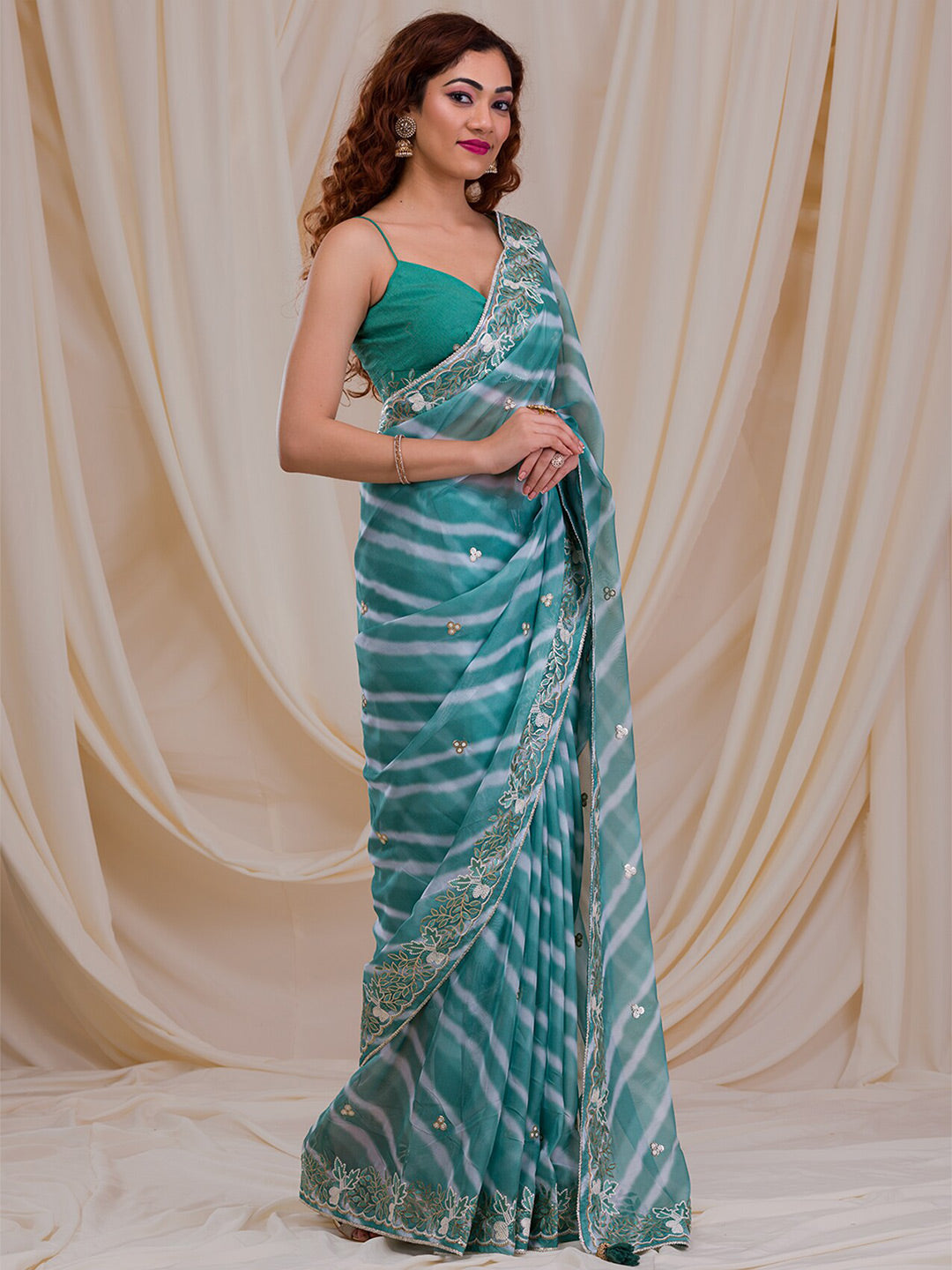 Koskii Striped Embroidered Saree - Distacart