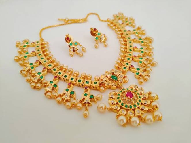Emeralds Guttapusalu Necklace Set