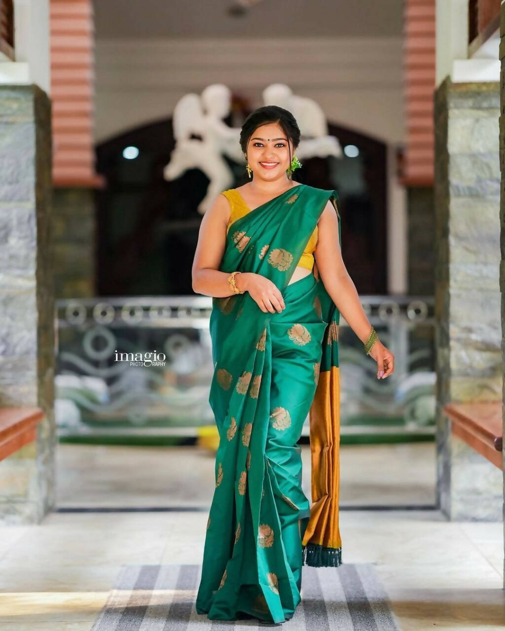 DEIANA'S Beautiful Golden Jari with New Design Soft Lichi Silk Saree - Rama - Distacart