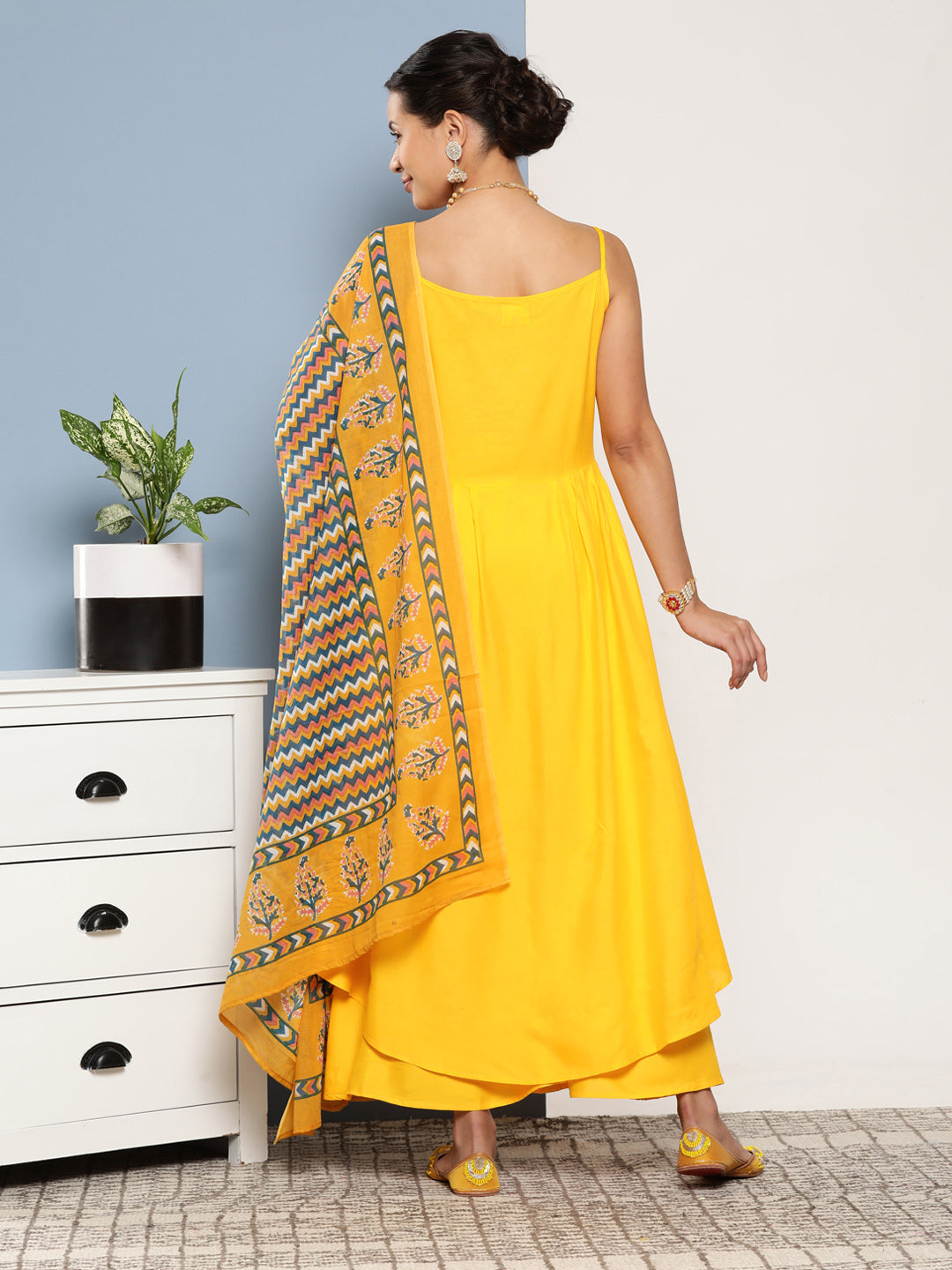 InWeave Women's Yellow Ray Strappy Kurta Set With Yellow Zig Zag Cotton Dupatta - Distacart