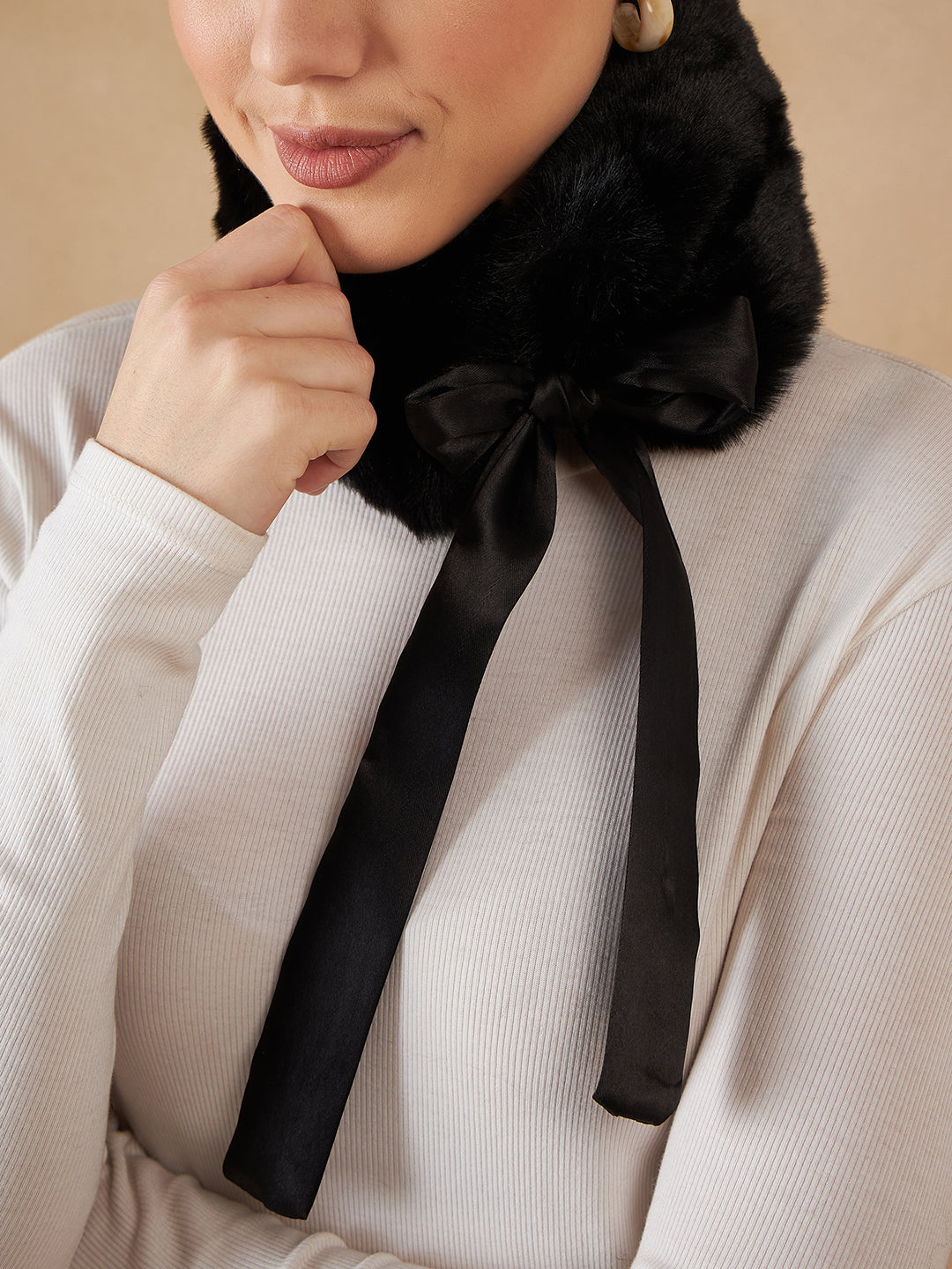InWeave Women's Black Fur Neckpiece - Distacart