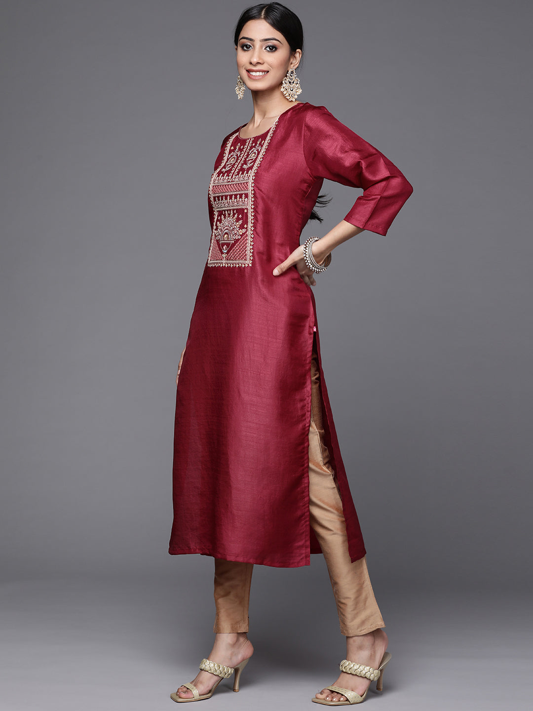 Varanga Women Magenta Embellished Gota Patti Kurta - Distacart