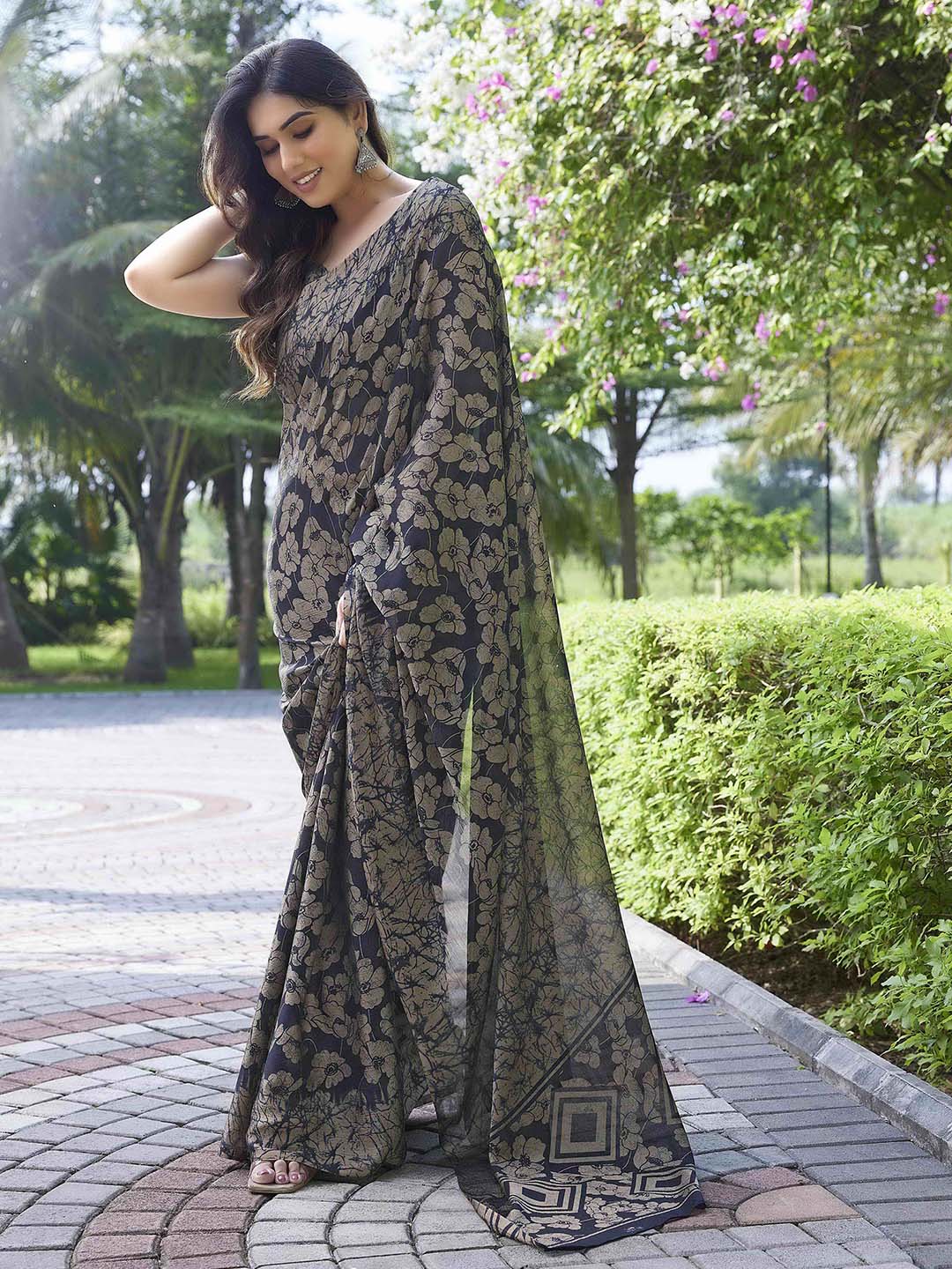 Kalini Women Navy Blue & Beige Floral Saree - Distacart