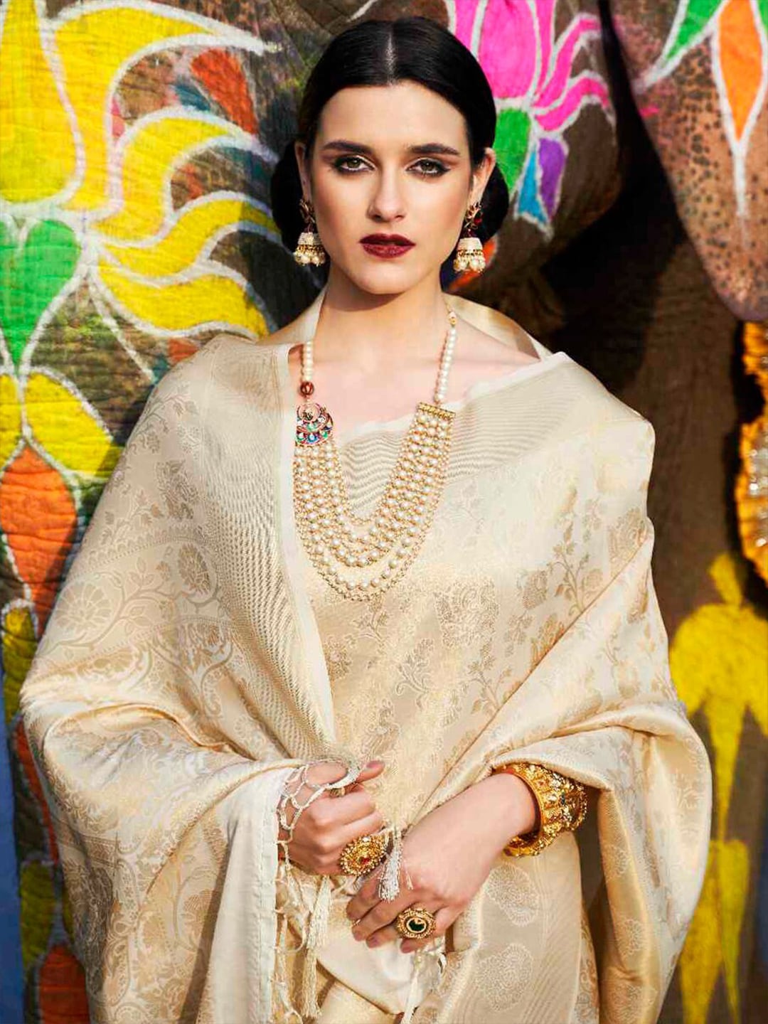 Mitera Cream-Coloured & Gold-Toned Woven Design Zari Silk Blend Kanjeevaram Saree - Distacart