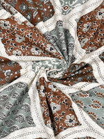 Thumbnail for LIVING ROOTS Green & White Ethnic Pure Cotton 300 TC King Bedsheet with 2 Pillow Covers - Distacart