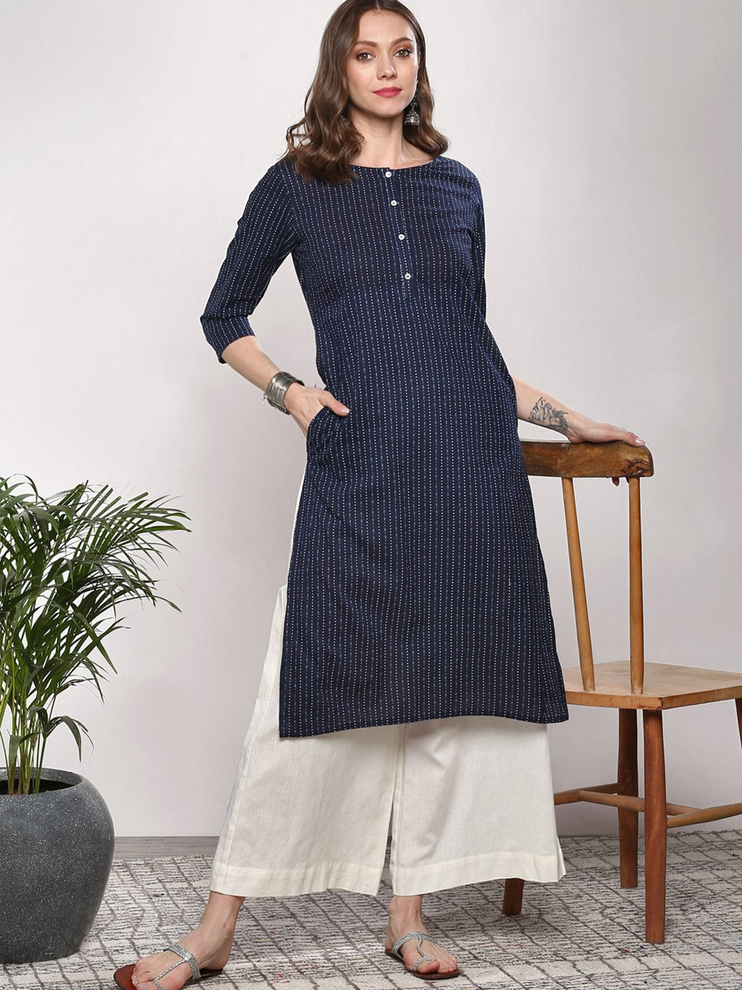Sangria Women Navy Blue Printed Straight Kurta - Distacart