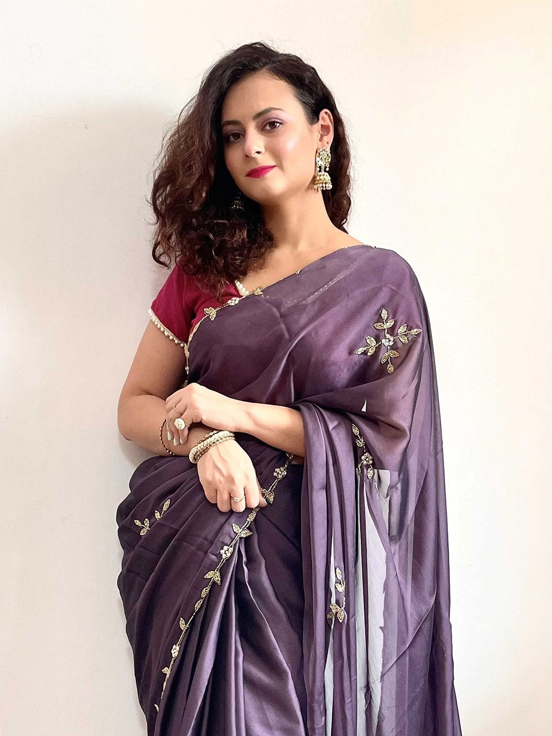 Mitera Lavender & Gold-Toned Embellished Embroidered Saree - Distacart