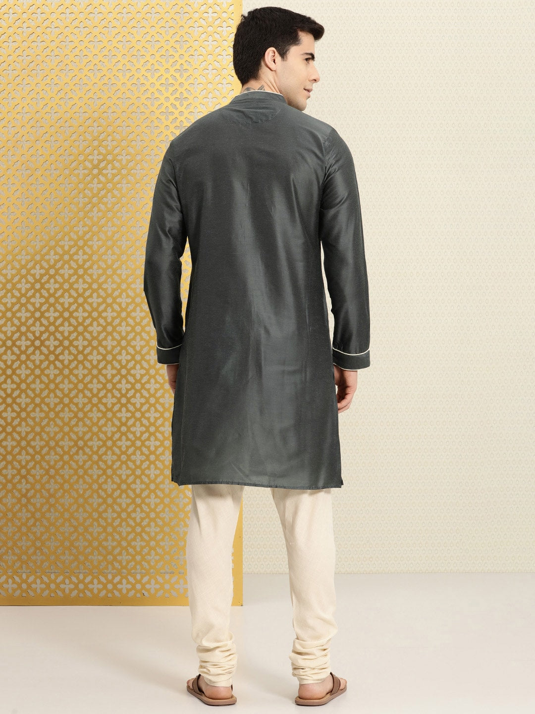 House of Pataudi Men Embroidered Mirror Work Jashn Kurta - Distacart