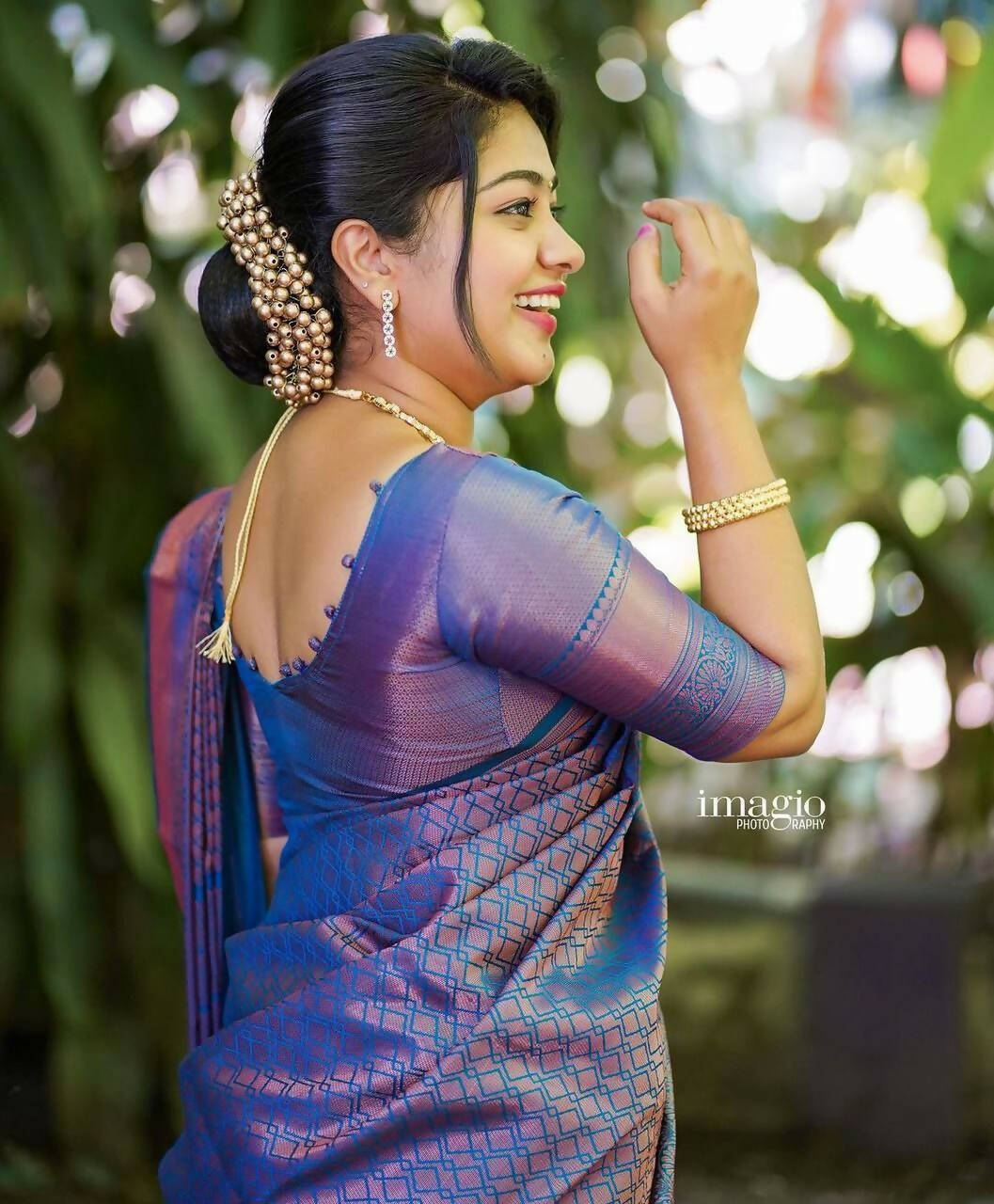 DEIANA'S Beautiful Golden Jari with New Design Soft Lichi Silk Saree - Blue - Distacart