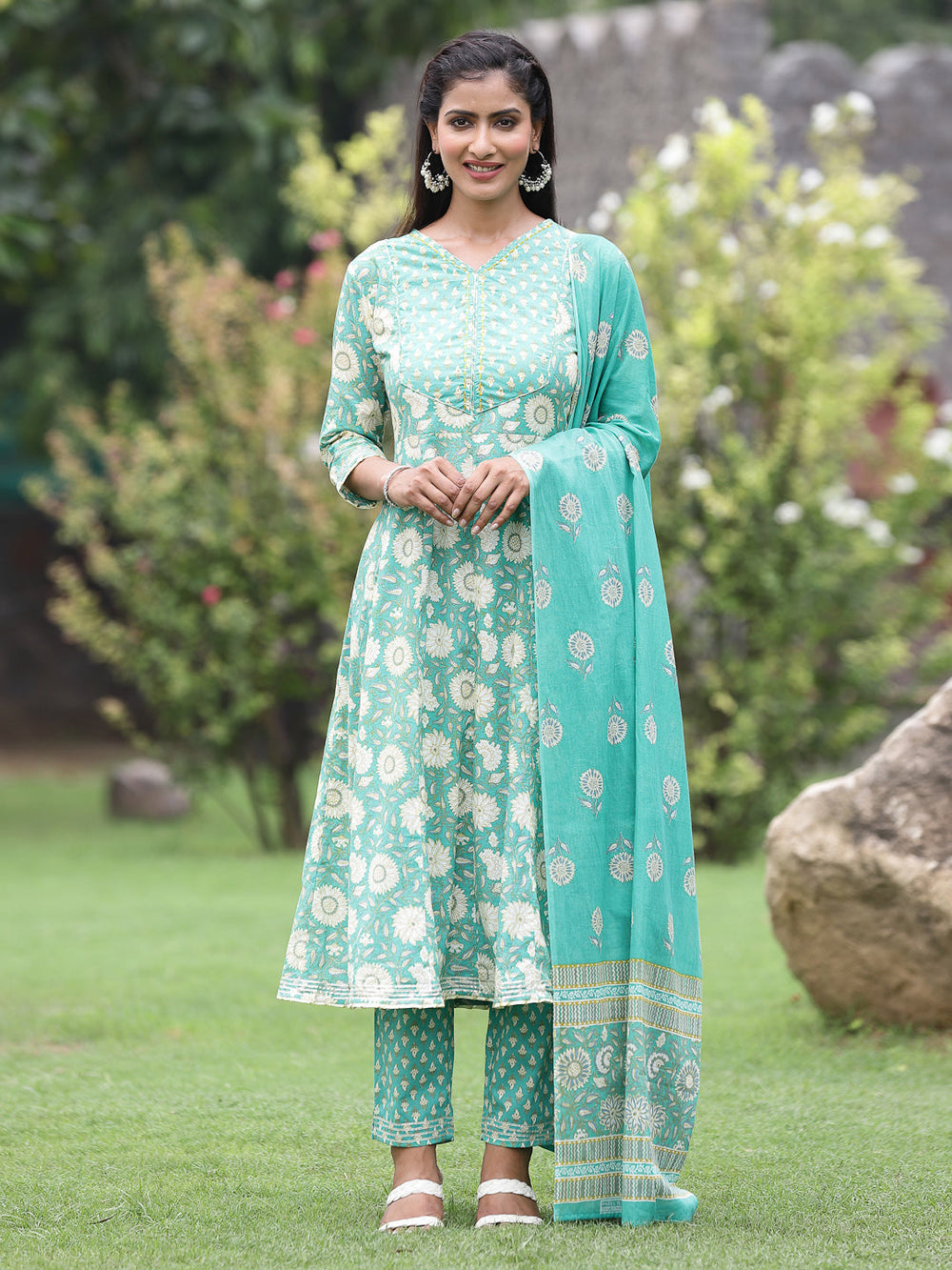 Juniper Women's Seagreen Cotton Cambric Festive Printed Kurta Set - Distacart