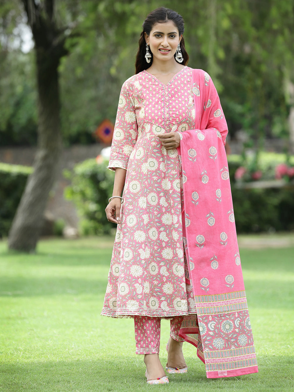 Juniper Women's PInk Cotton Cambric Festive Printed Kurta Set - Distacart