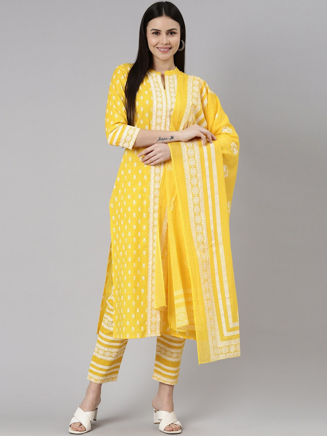 Kalini Floral Printed Pure Cotton Kurta with Trousers & Dupatta - Distacart