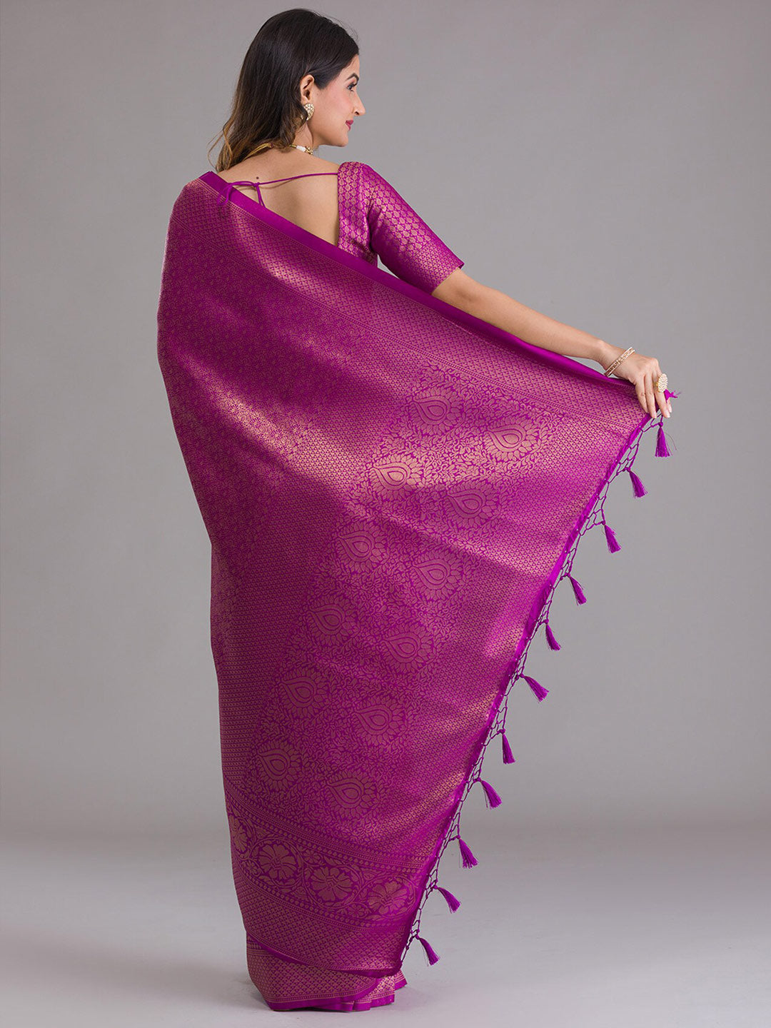 Koskii Purple & Gold-Toned Woven Design Zari Saree - Distacart