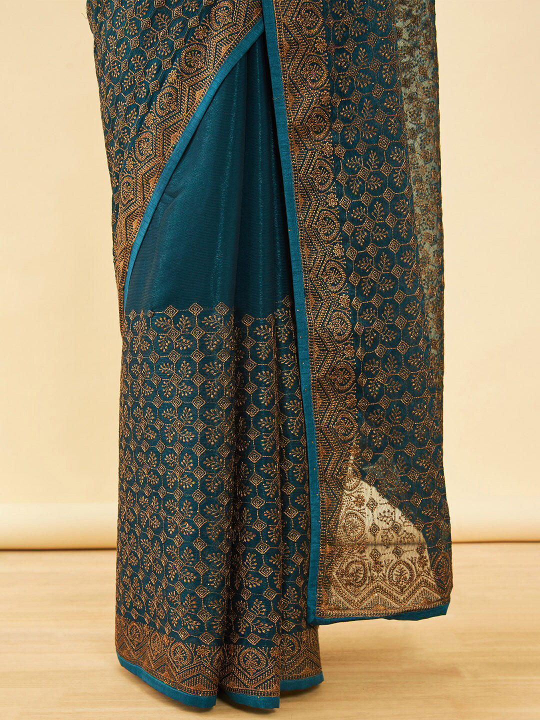 Soch Floral Embroidered Zari Saree - Distacart