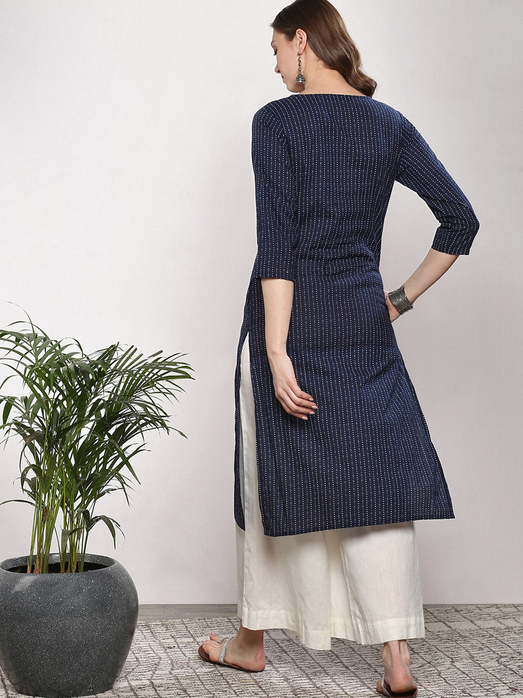 Sangria Women Navy Blue Printed Straight Kurta - Distacart