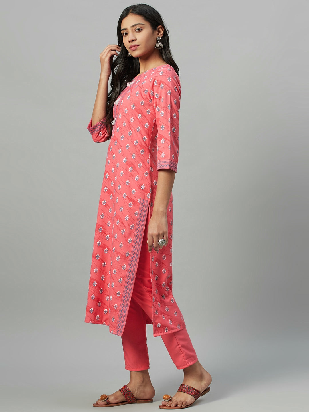 Sangria Women Pink & Grey Screen Print Kurta with Trousers - Distacart