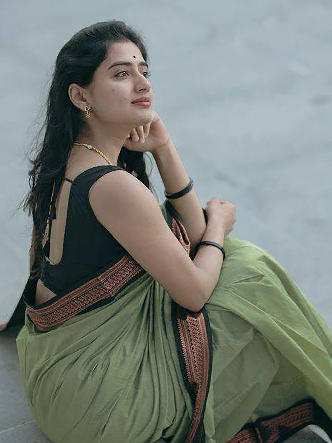 Kalini Green & Gold-Toned Zari Woven Design Kanjeevaram Saree - Distacart