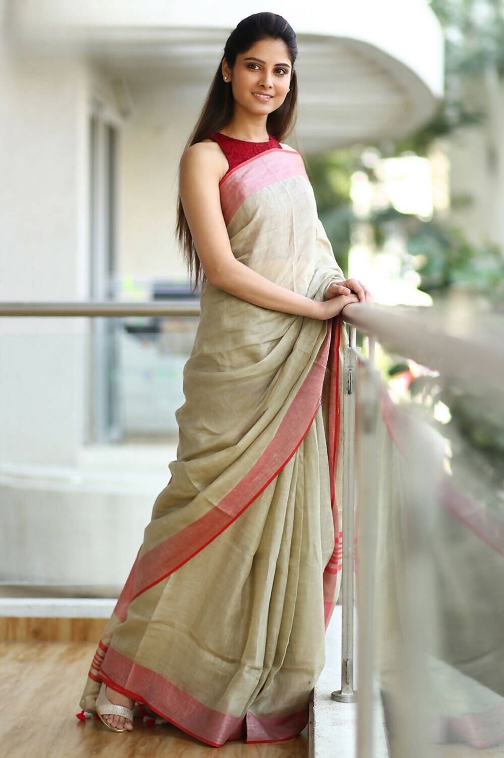 Very Much Indian Pure Linen Saree With Sleek Border And Exclusive Design - Beige - Distacart