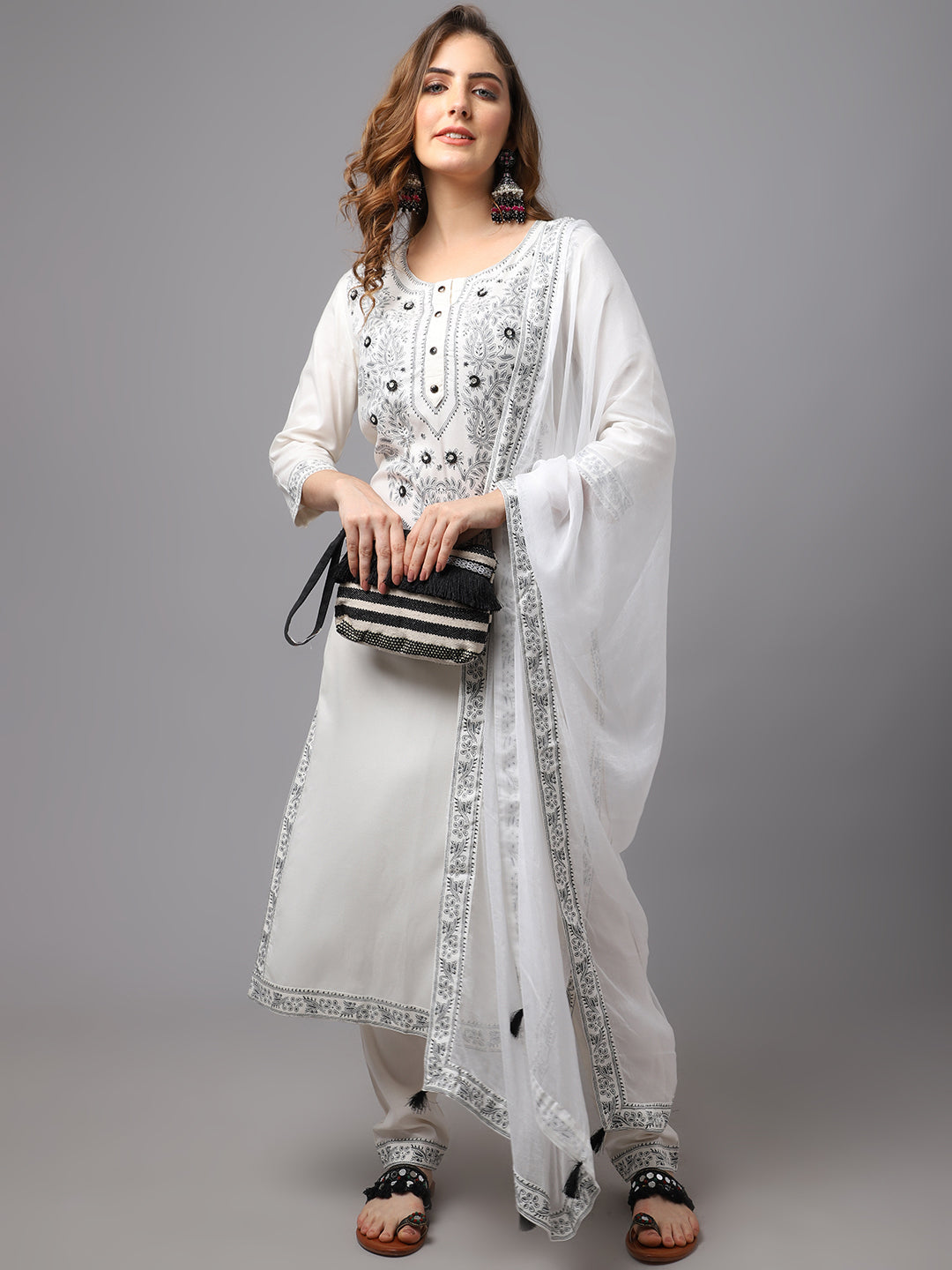 NOZ2TOZ Women's White Chinkankari Printed Kurta Set - Distacart