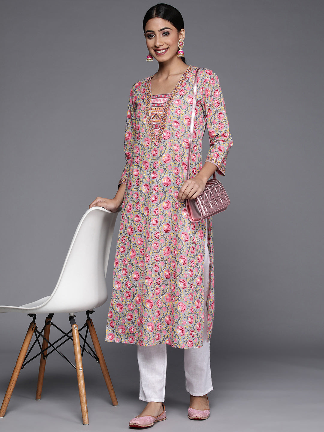 Varanga Women Taupe & Pink Cotton Floral Print Kurta - Distacart