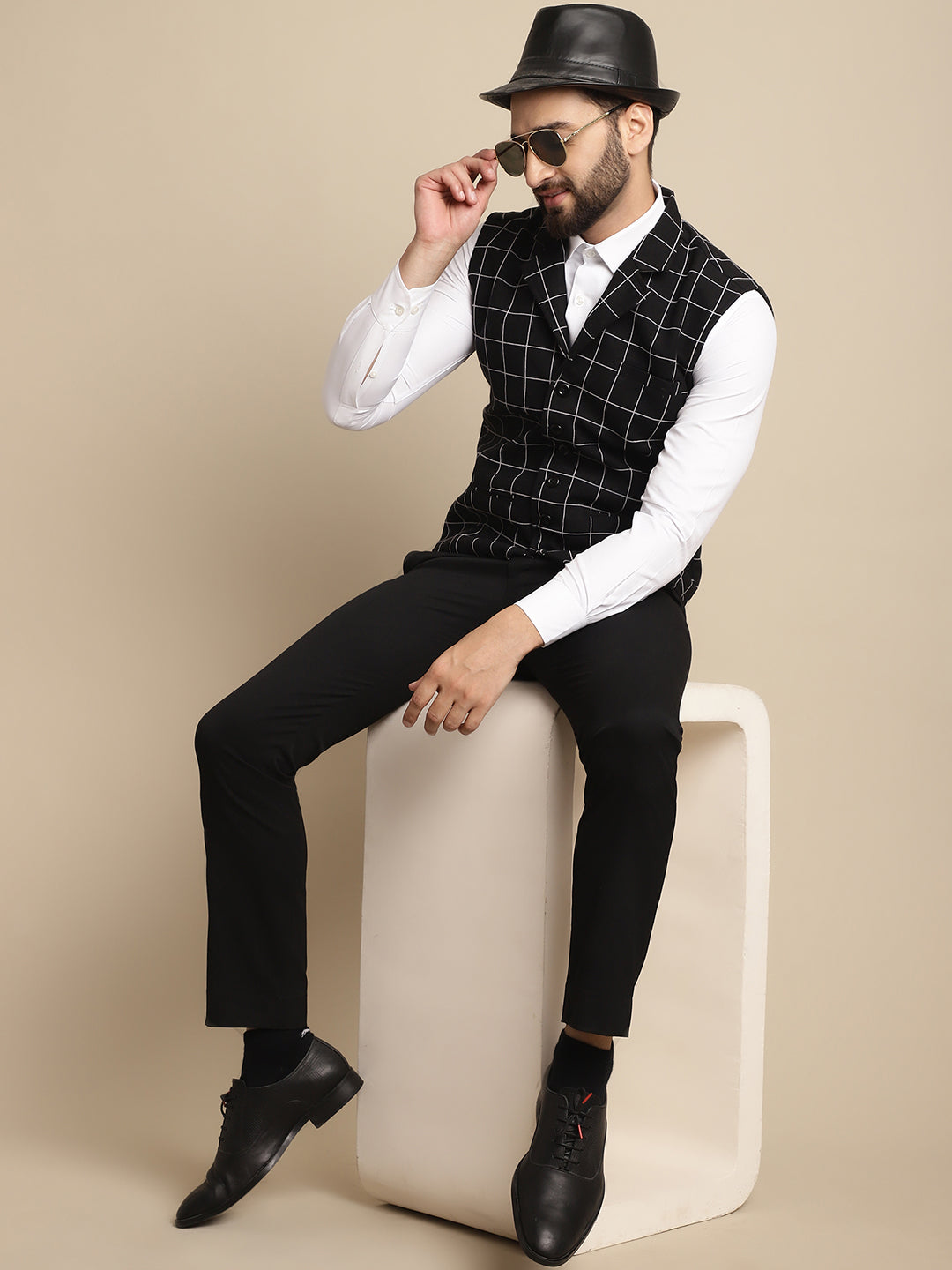 Even Apparels Men's Black Wool Waistcoat with Notched Lapel - Distacart