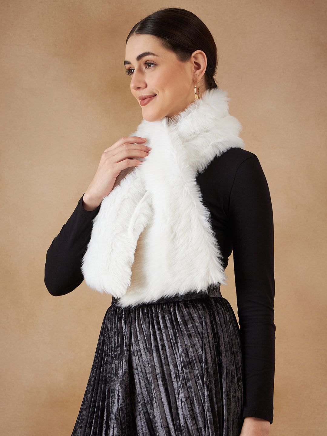 InWeave Women's Pure White Faux Fur Neck Warmer - Distacart