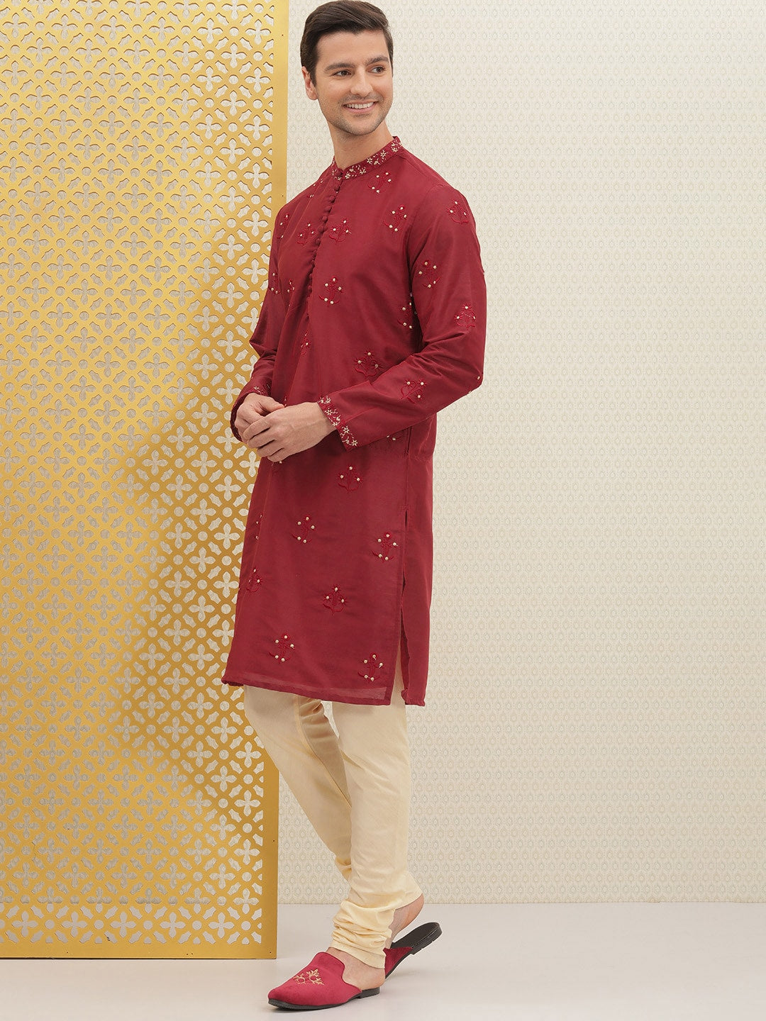 House of Pataudi Men Red Embroidered Jashn Straight Kurta - Distacart