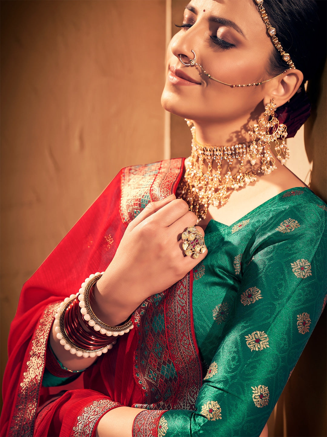 Mitera Pure Georgette Saree - Distacart