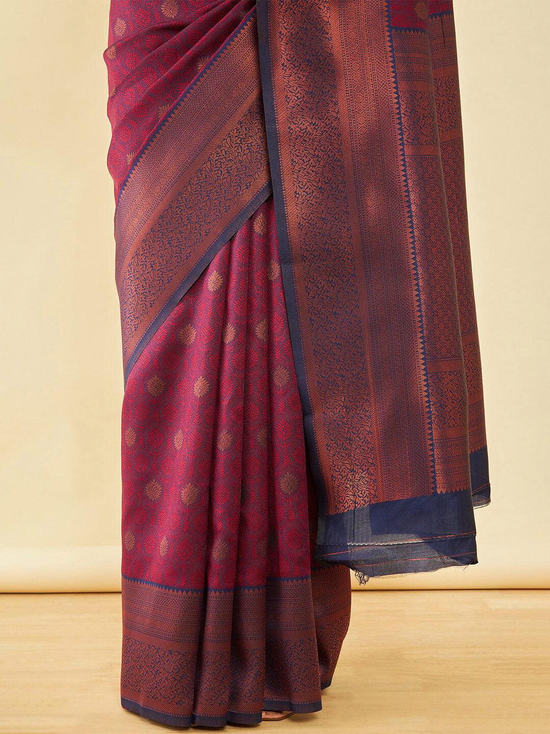 Soch Magenta & Gold-Toned Floral Woven Design Zari Silk Blend Saree - Distacart