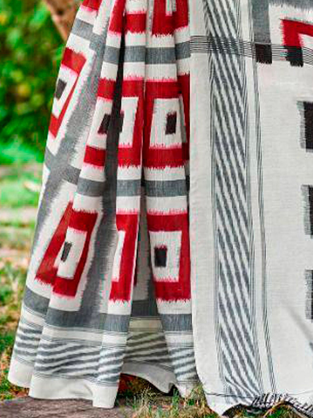 Kalini Geometric Printed Pure Cotton Saree - Distacart
