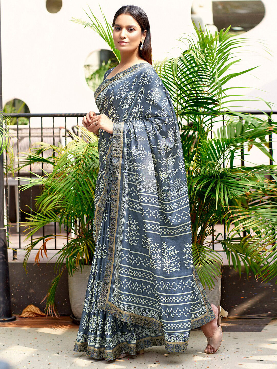 Kalini Floral Printed Zari Jamdani Saree - Distacart