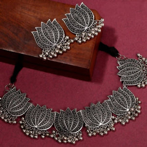 Mominos Fashion Oxidised Lotus Design Silver Color Necklace Choker Set online