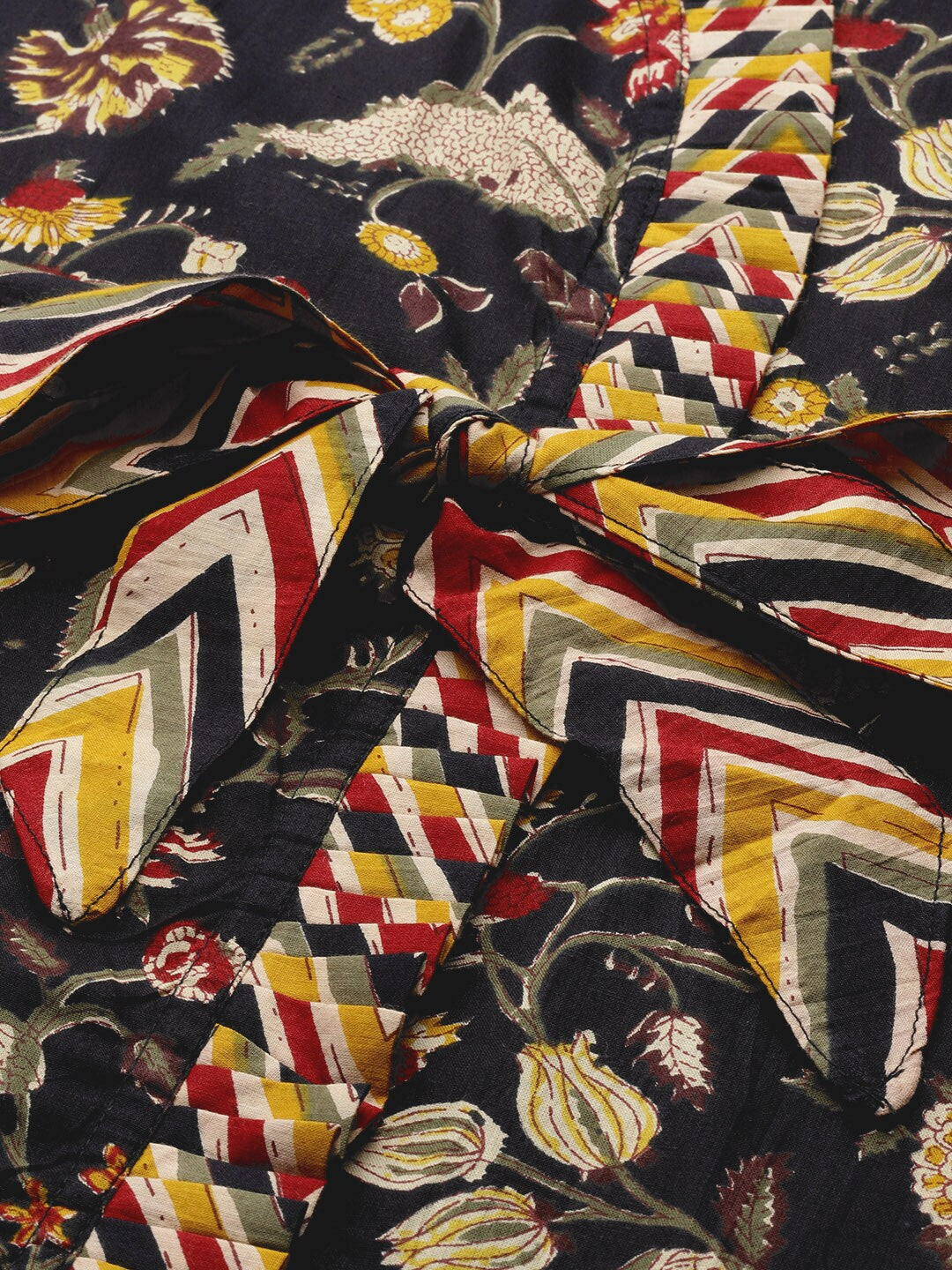 InWeave Women's Black Kalamkari Coord Set With Belt - Distacart