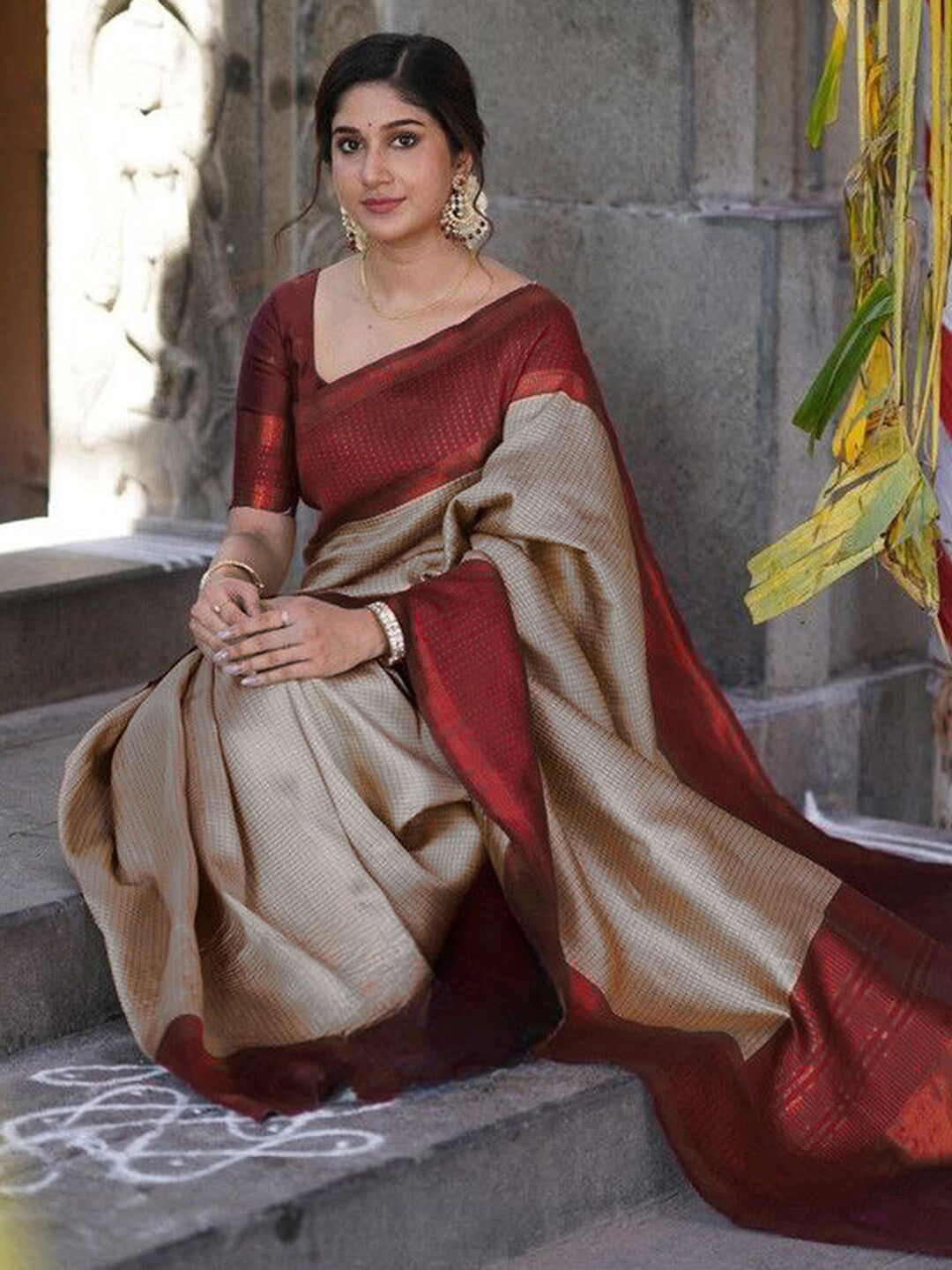 Mitera Off White & Maroon Checked Zari Saree - Distacart
