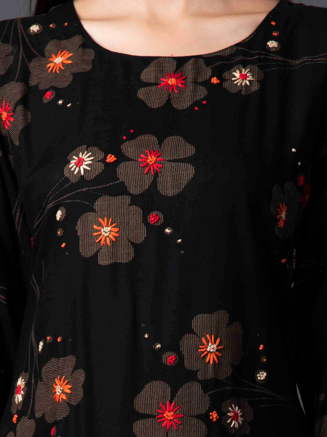 Kalini Women Black Floral Embroidered Thread Work Floral Kurta - Distacart