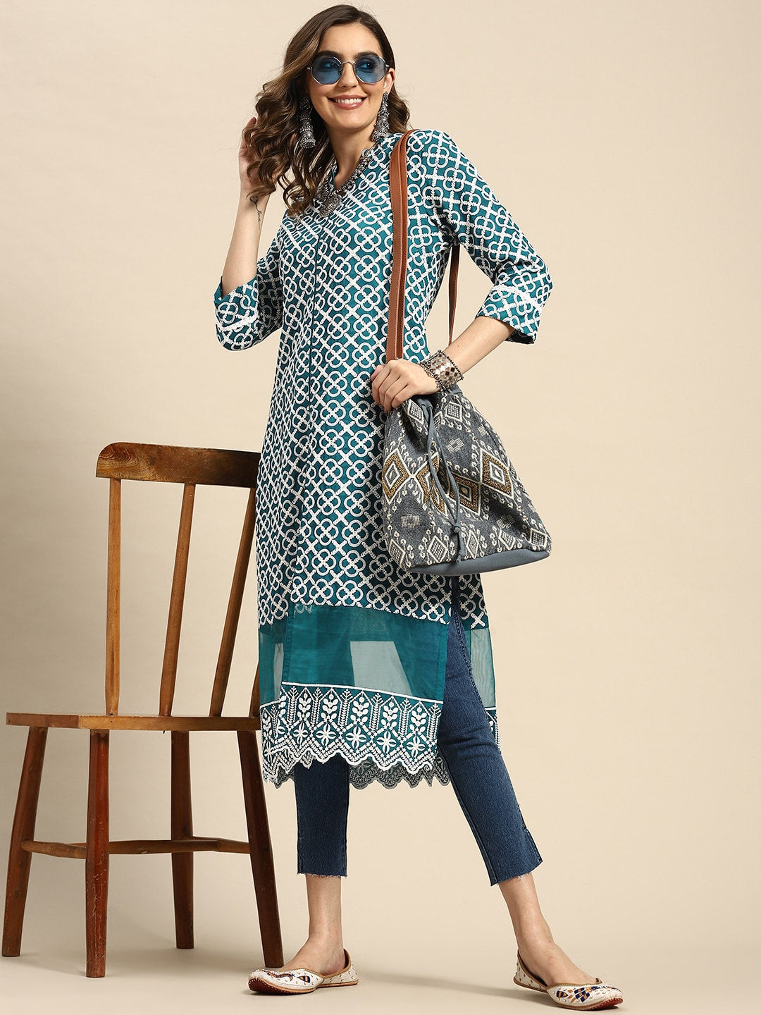 Sangria Chikankari Embroidered Kurta - Distacart